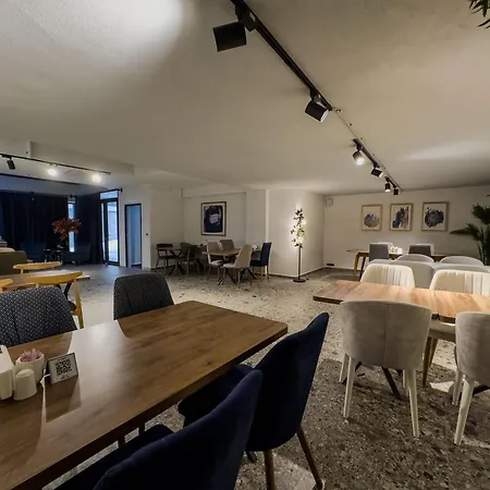 アパートホテル Leaf River アンタルヤ