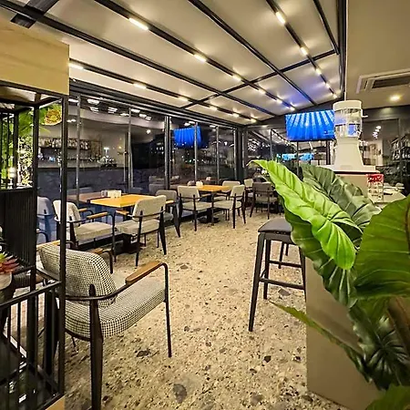 Leaf River Apart-hotel 4*