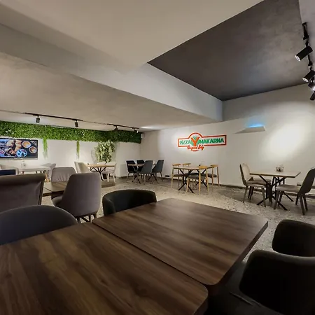 Leaf River Aparthotel